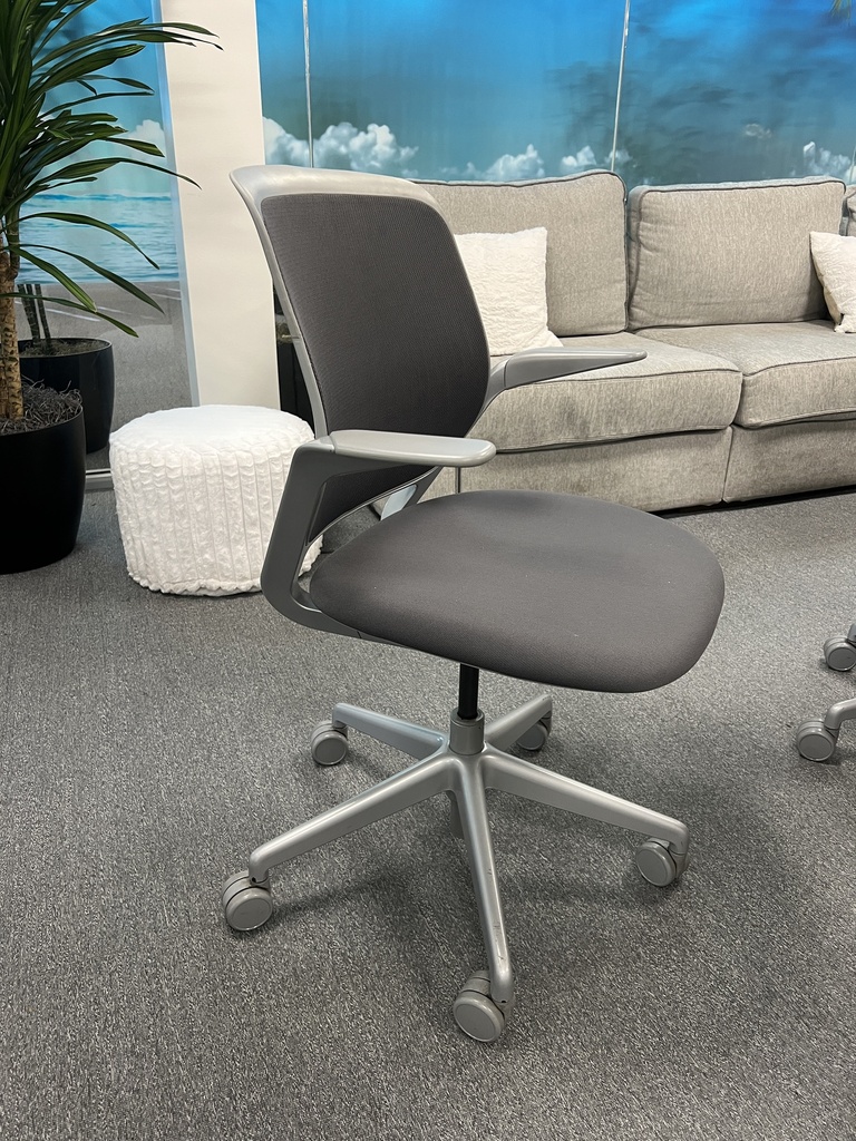 Grey plastic/fabric conference chair - Steelcase 