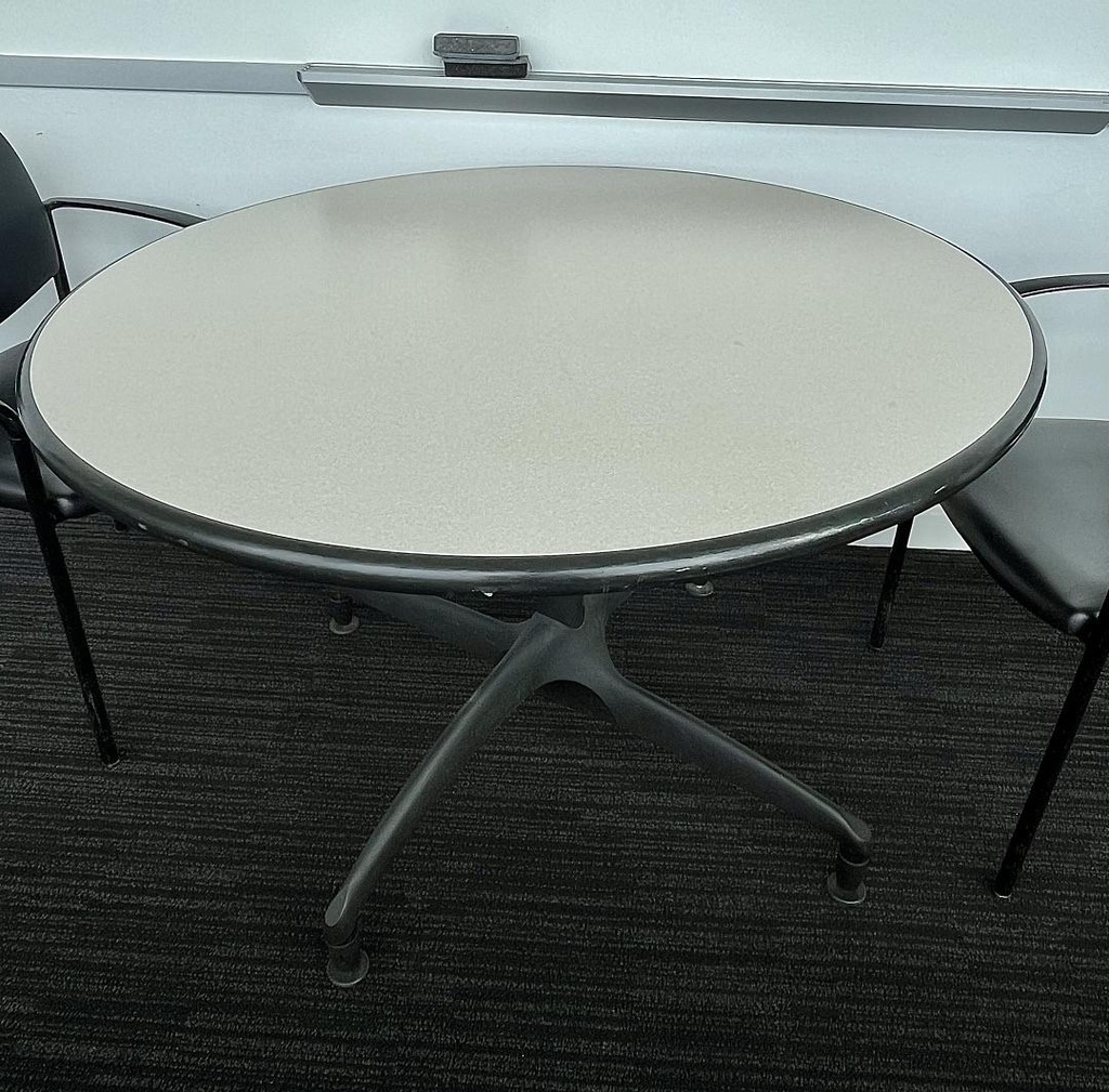Round Table - 42