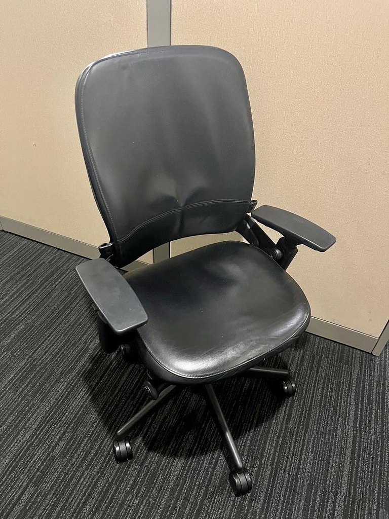 Task Chair - black leather Leap