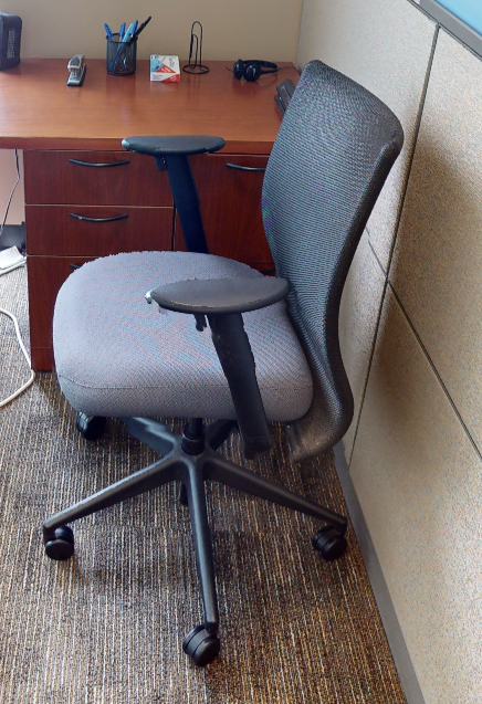 Task chair with arms