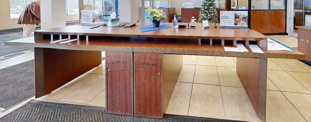Large check desk
