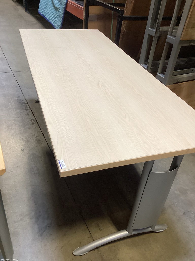 7230 TEKNION WORK TABLE