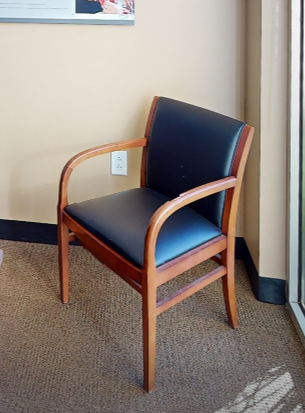 Black guest chair with arms