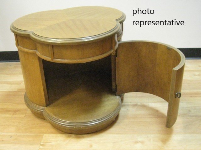CLOVER SHAPE END TABLE, 1-DOOR, 20X20X23H, MED. OAK