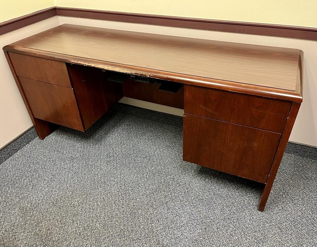 Desk - mahogany 66 x 22