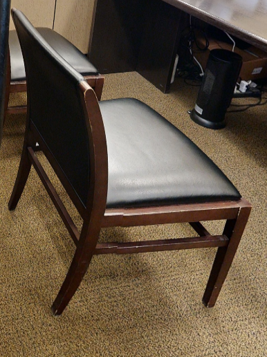 Black guest chair no arms