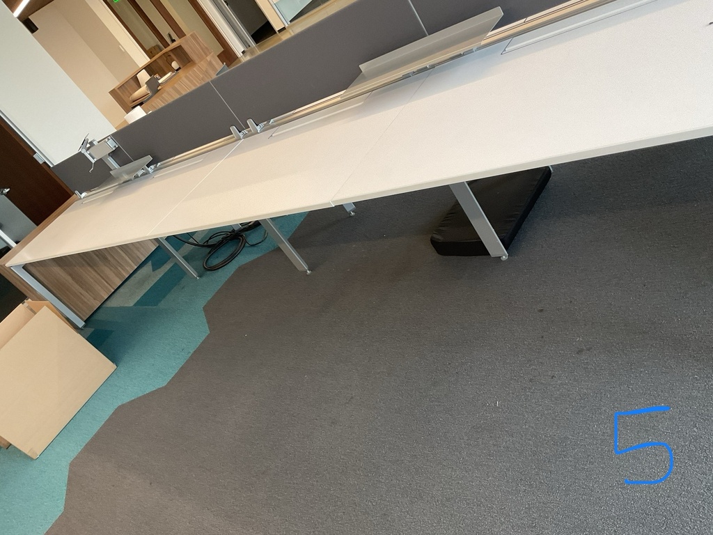 Bench Seating (8 Pods of 1)