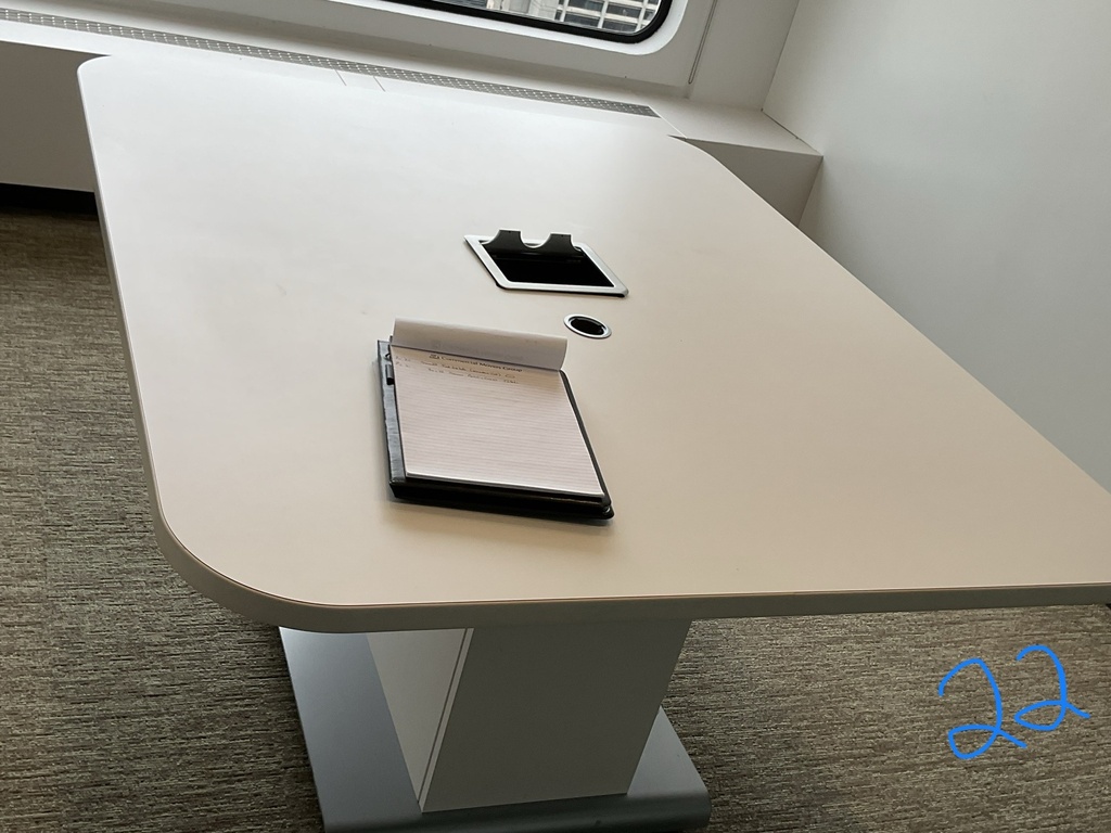 Huddle Table