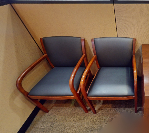 Black guest chair with arms