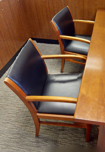 Black guest chair with arms