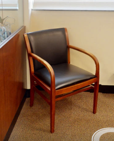 Black guest chair with arms