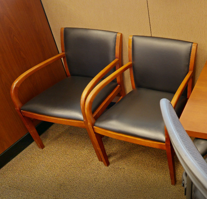 Black guest chair with arms