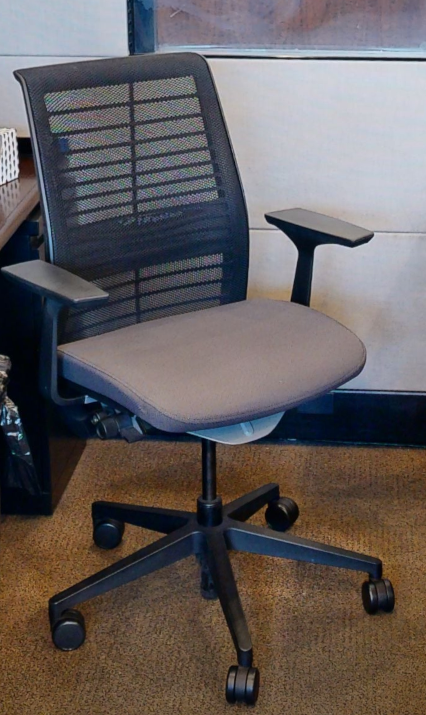 Grey &amp; blk task chair with arms