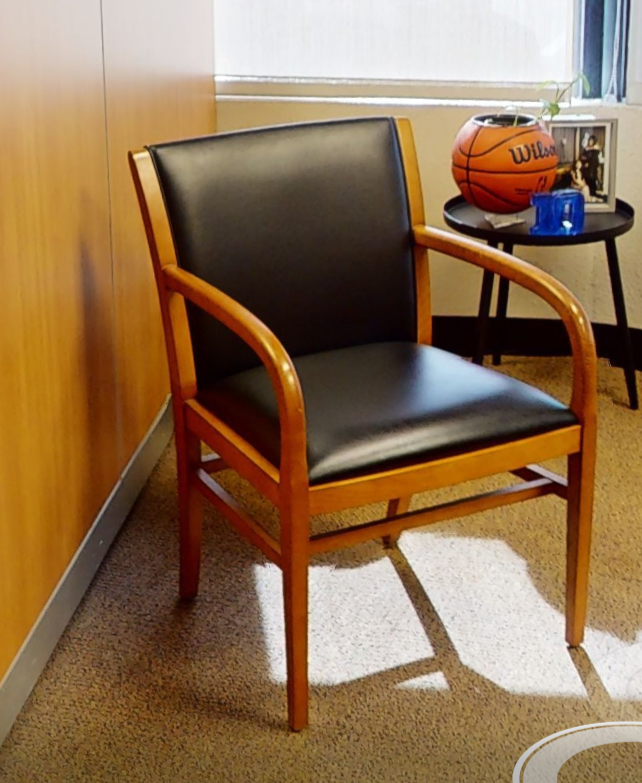 Black guest chair with arms