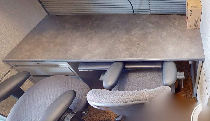 Pedestal desk