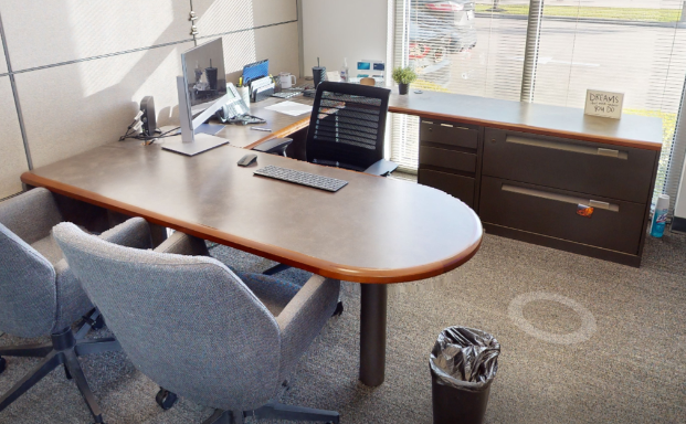 U shaped desk