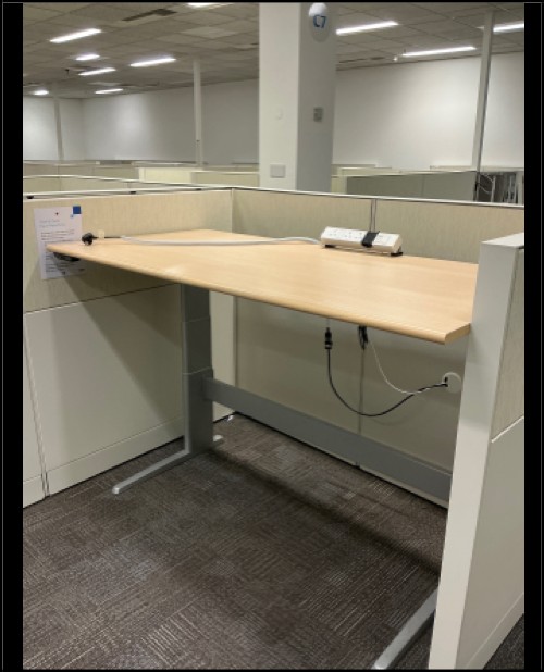 Electronic height adjustable desk 