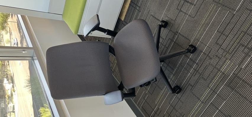 Amia Chair
