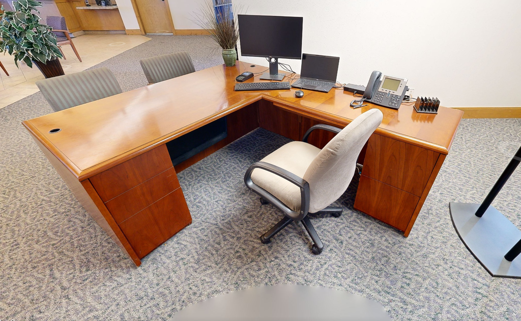 L Shape Desk 1