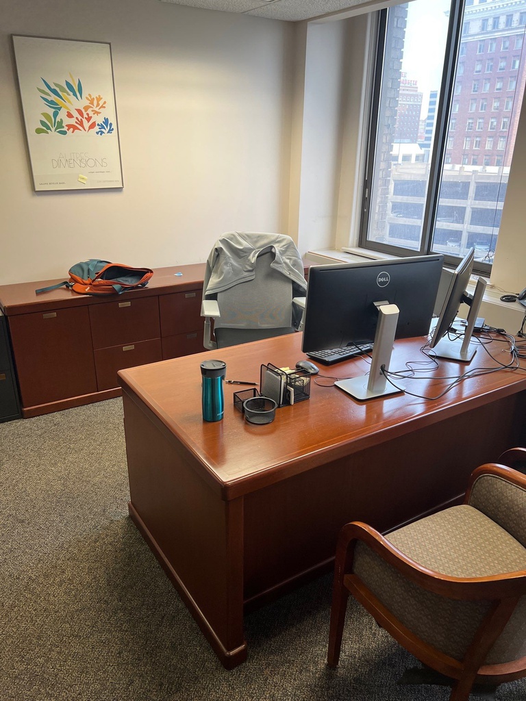 6' with credenza