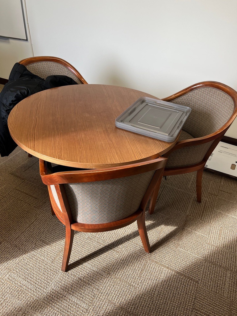 wooden chairs 
