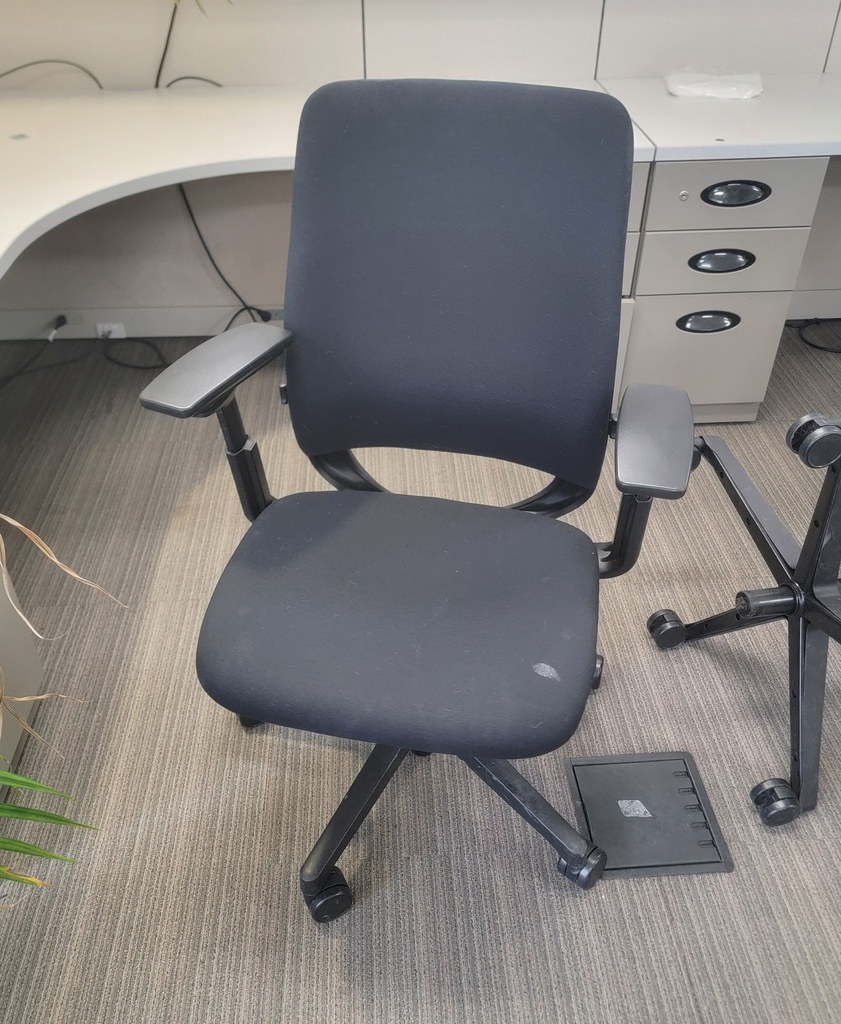 Office chair-black