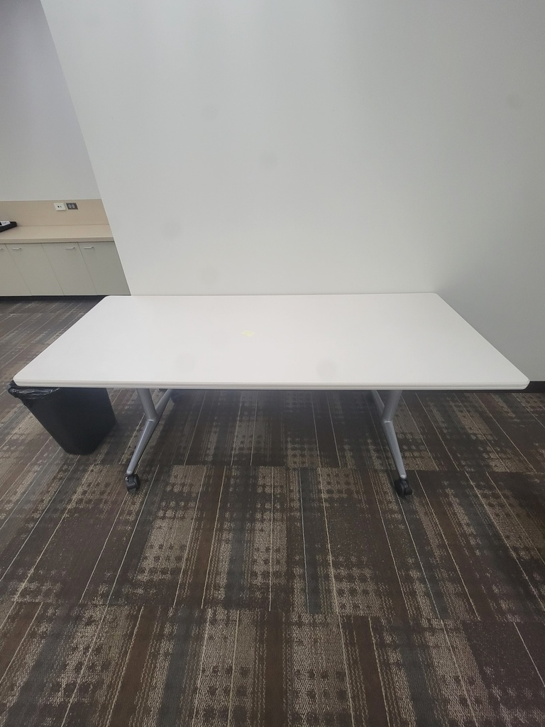 Akira table