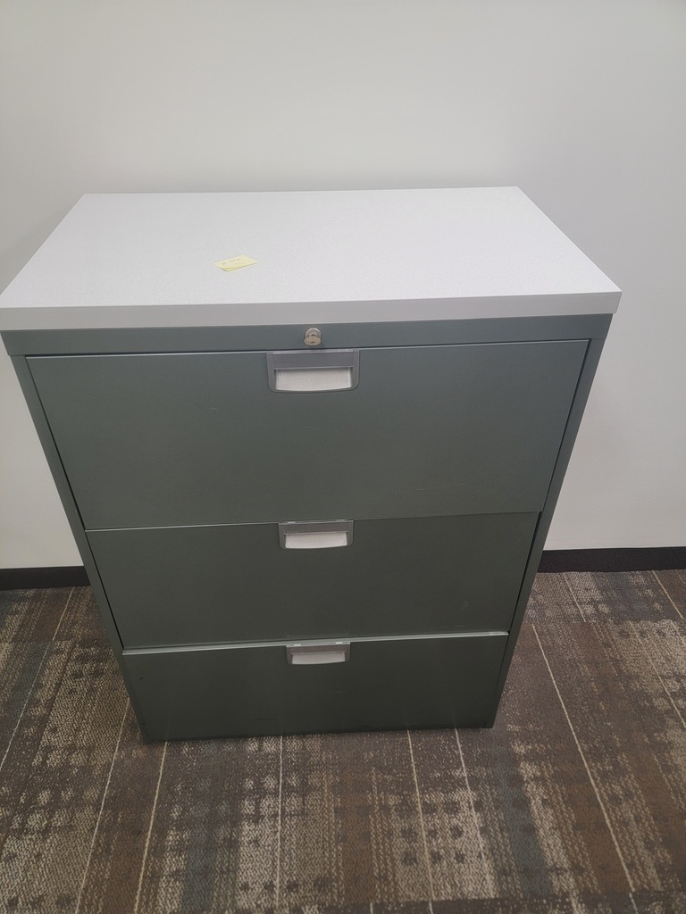 3 drawers cabinet 