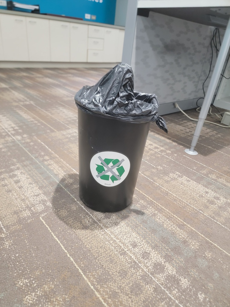 Trash bin