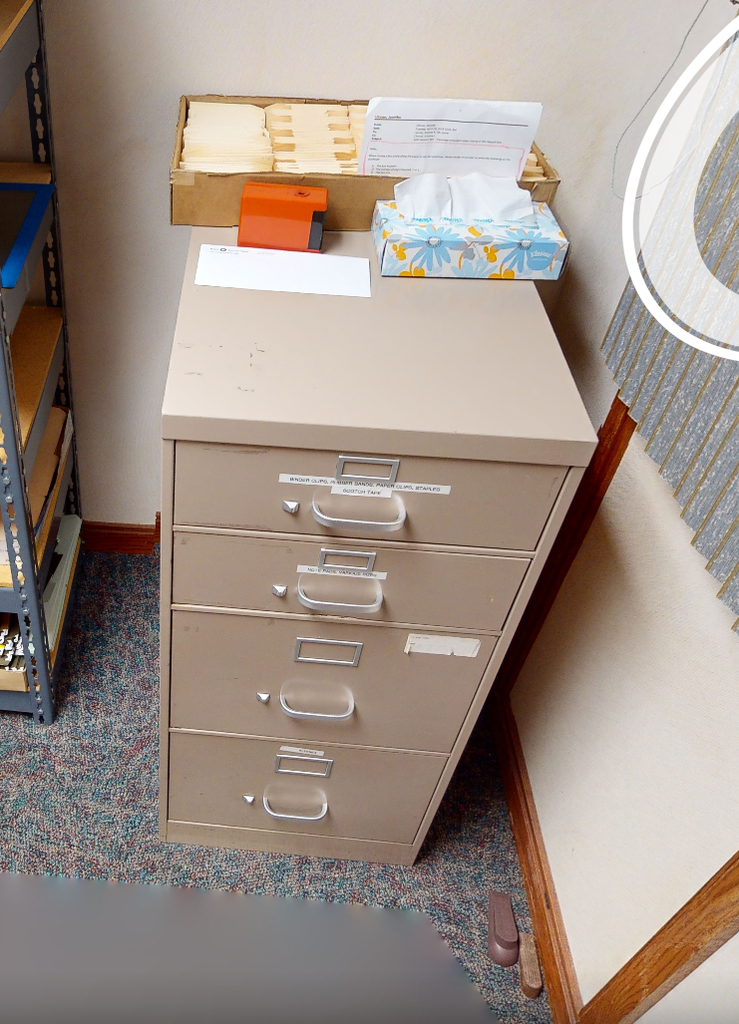 Small Beige Metal 4H