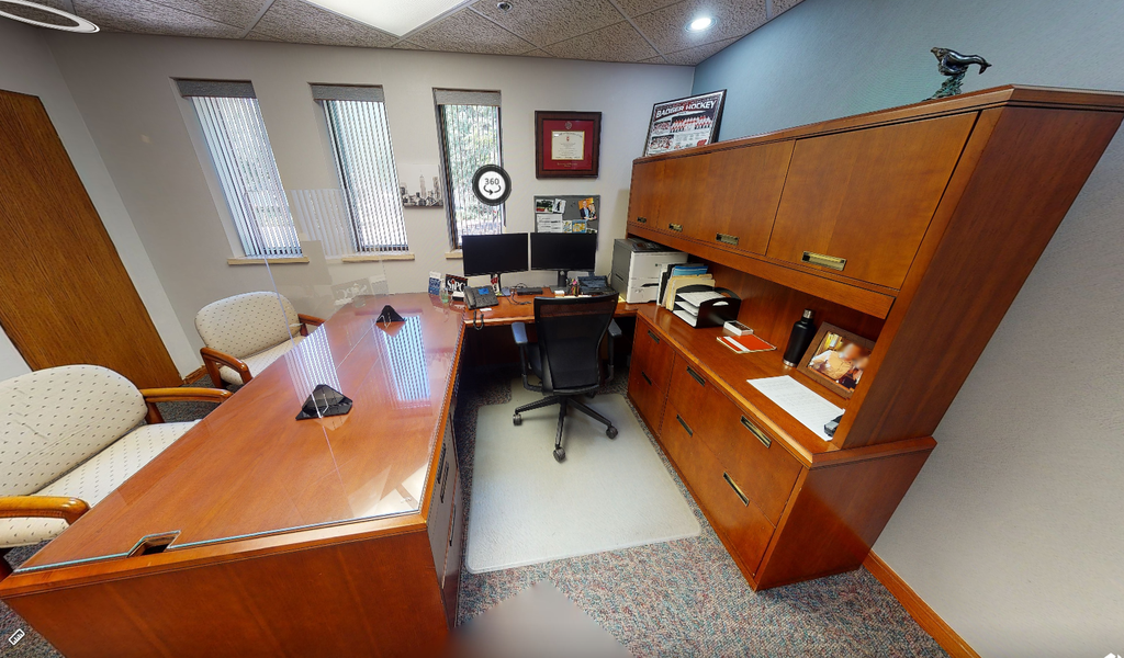 U Shape Desk w/ Hutch