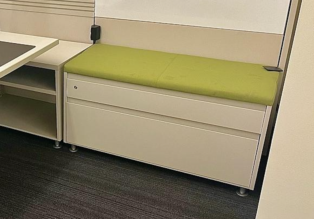 Lateral Pedestal w Cushion Top
