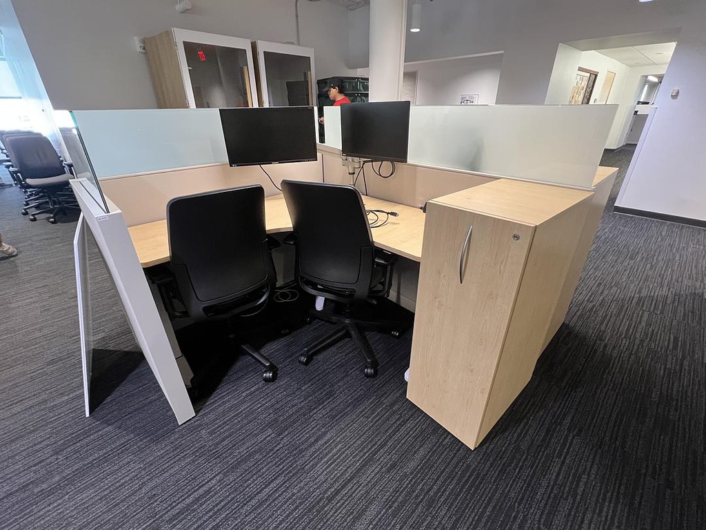 L-Shape Height Adj. Desk RH (desk only)