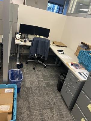 L-desk (one ped with height adj table)