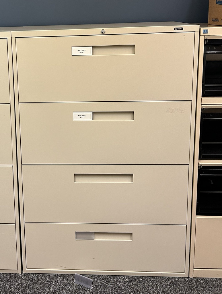 Metal 4 Drawer file cabinet