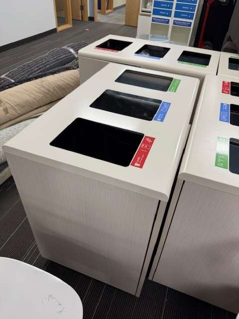 TRASH/RECYCLE CONTAINER