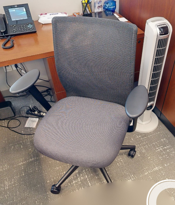 Task chair with arms