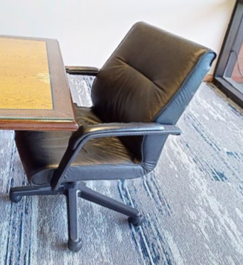 Blk mobile conference chair