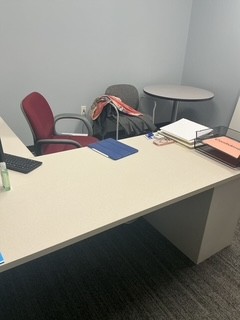 Desk with returns 