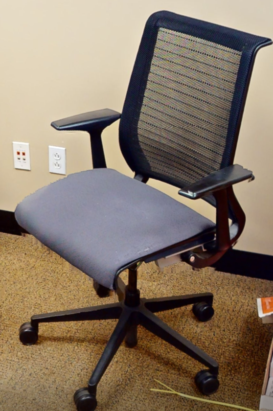Task chair with arms