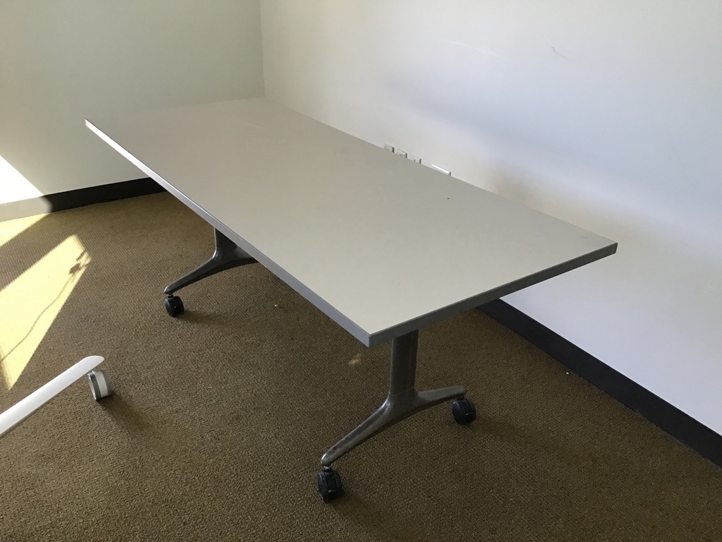 L72" W30" H29" Training table white top/gray bases w/casters