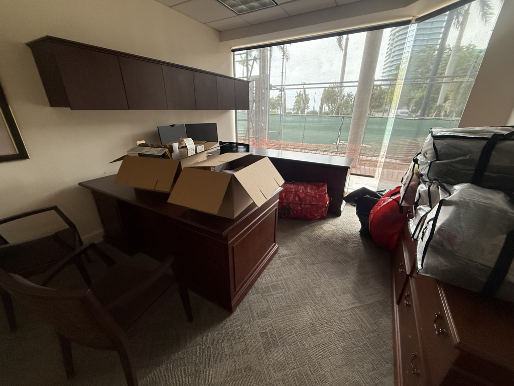 U shape desk - Right