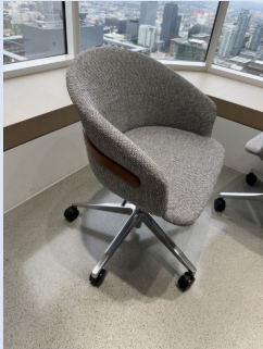 CLIP CHAIR