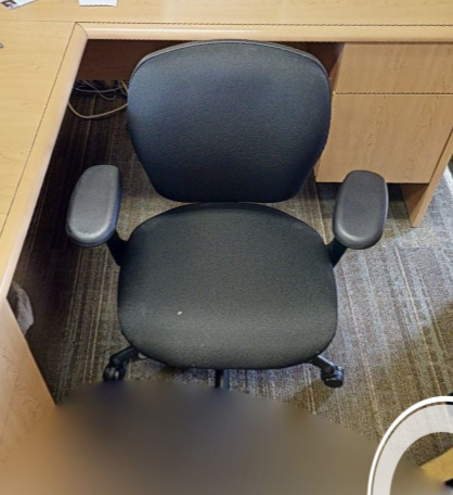 Task chair with arms
