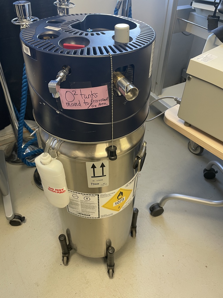 Iq Oxygen Reservoir W/Roller