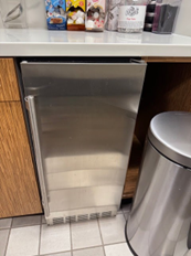ICE MAKER