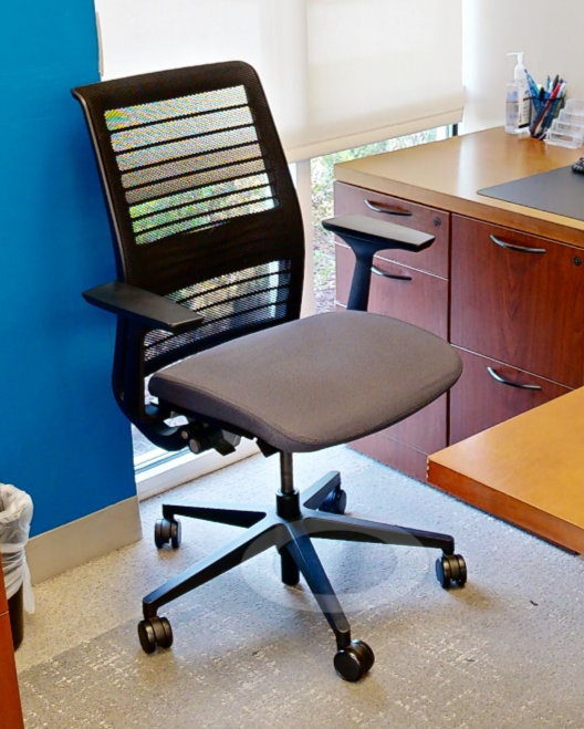 Task chair w/arms