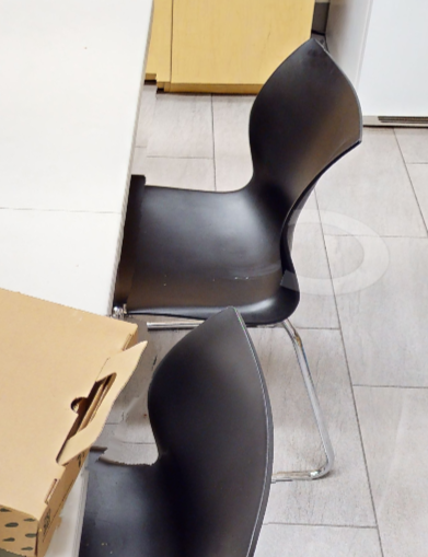 Cafe chair