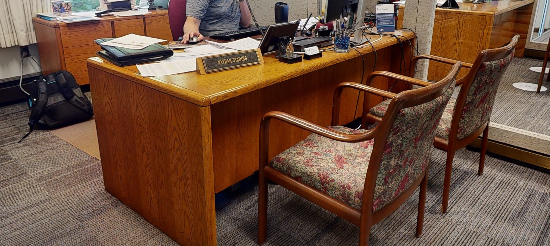 desk - 1 ped