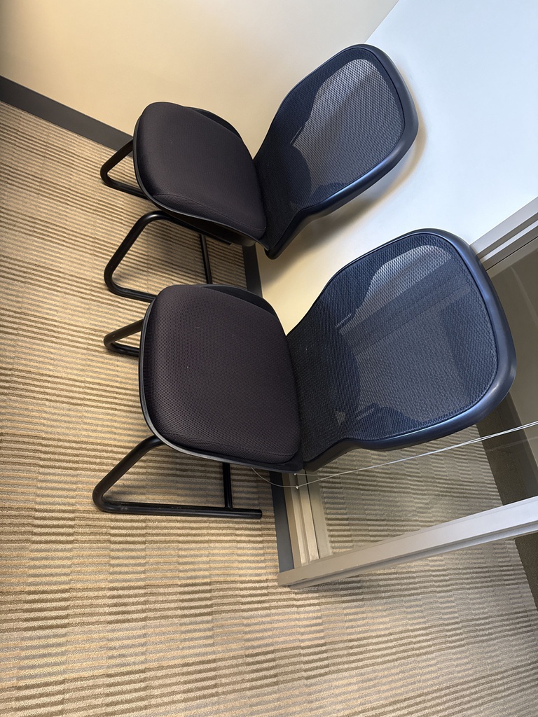 GUEST CHAIR